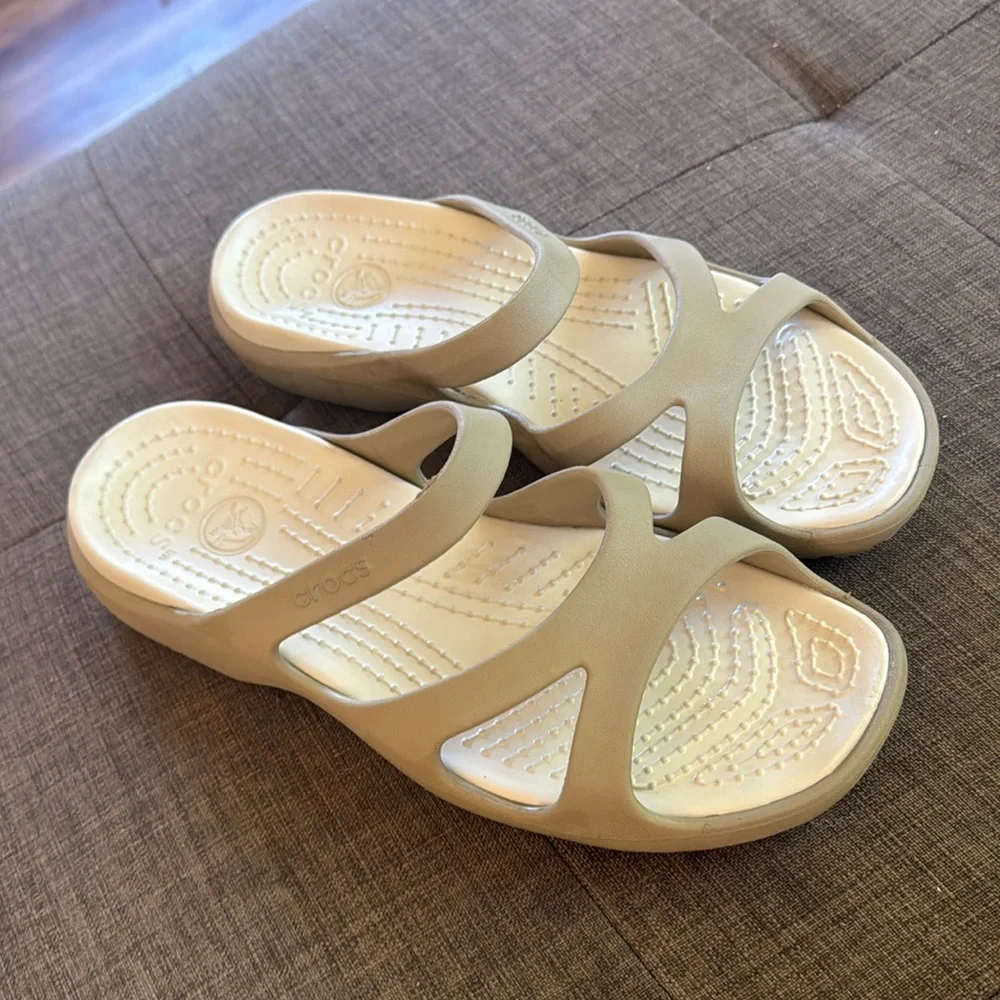 CROCS Meleen Beige Rubber Slip On Z Strap Casual Sandal Size 8 - Picture 2 of 3